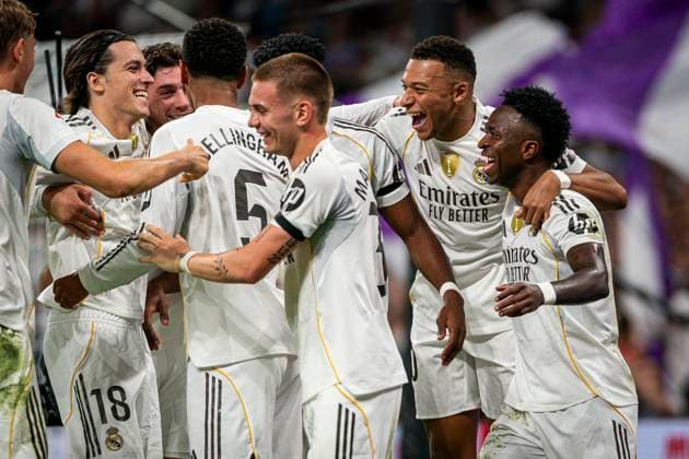 Real Madrid CF™s Kylian Mbappe and Vinicius Junior celebrate goal with their teammates during La Liga match. October 4, 2025. (2025100431)