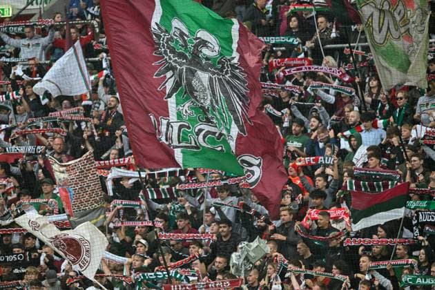 GER, Bayern, Augsburg, Fußball, FC Augsburg VfL Wolfsburg, in der WWK Arena, Augsburg, 6 Spieltag, 04 10 25, v l FC Augsburg Fankurve, Ultras, Legio Augusta, Fanszene Augsburg DFL DFB regulations prohibit any use of photographs as image sequences and or quasi video, Copyright: HMB-Media MichaelxNibel