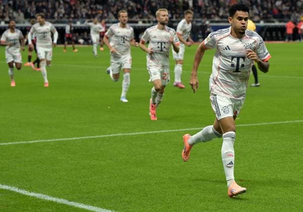 Luis Diaz celebrates after his goal for 1 0 photographed at the soccer Bundesliga match Eintracht li vs Arthur Teathe Frankfurt vs FC Bayern Munich on 4 10 2025 in Frankfurt DFL DFB REGULATIONS PROHIBIT ANY USE OF PHOTOGRAPHS as IMAGE SEQUENCES and or QUASI VIDEO