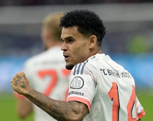 Luis Diaz celebrates after his goal for 1 0 photographed at the soccer Bundesliga match Eintracht li vs Arthur Teathe Frankfurt vs FC Bayern Munich on 4 10 2025 in Frankfurt DFL DFB REGULATIONS PROHIBIT ANY USE OF PHOTOGRAPHS as IMAGE SEQUENCES and or QUASI VIDEO