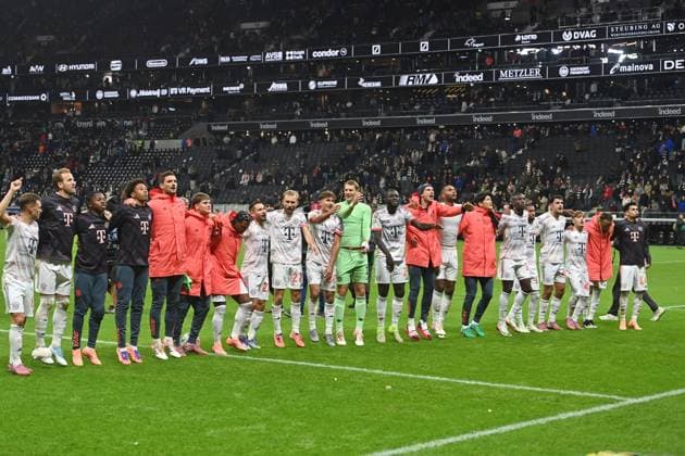 Final cheer, team photo, team, team photo, team photo, players Munich, cheering, joy, enthusiasm, action football 1 Bundesliga season 2025 2026, 6 matchday, matchday06, Eintracht Frankfurt FC Bayern Muenchen 0 3 on 04 10 2025 DEUTSCHE BANK PARK