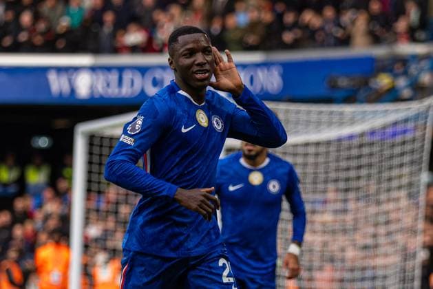 (251005) -- LONDON, Oct. 5, 2025 -- Chelsea s Moises Caicedo celebrates after scoring the opening goal during the English Premier League match between Chelsea FC and Liverpool FC in London, Britain, on Oct. 4, 2025. FOR EDITORIAL USE ONLY. NOT FOR SALE FOR MARKETING OR ADVERTISING CAMPAIGNS. NO USE WITH UNAUTHORIZED AUDIO, VIDEO, DATA, FIXTURE LISTS, CLUB LEAGUE LOGOS OR LIVE SERVICES. ONLINE IN-MATCH USE LIMITED TO 45 IMAGES, NO VIDEO EMULATION. NO USE IN BETTING, GAMES OR SINGLE CLUB LEAGUE PLAYER PUBLICATIONS. (SP)BRITAIN-LONDON-FOOTBALL-ENGLISH PREMIER LEAGUE-CHELSEA VS LIVERPOOL LixYing