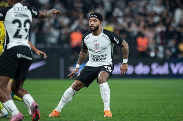 match between Corinthians and Mirassol for the Brazilian championship sao paulo (sp), 10 4 2025 - brasileirao corinthians vs mirassol - memphis depay in a match between corinthians and mirassol, valid for the 27th round of the brazilian football championship, on the night of this saturday, october 4, 2025, at neo quimica arena, in sao paulo-sp. (Foto: Ronaldo Barreto Thenews2 imago images) SPO  Copyright: xRONALDOxBARRETOx