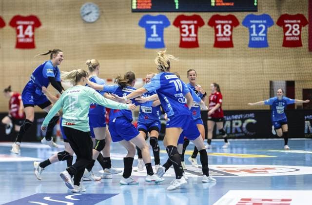 HANDBALL WOMEN 1 BUNDESLIGA 4 SPIELTAG THC SPORT UNION NECKARSULM FOR EDITORIAL PURPOSES ONLY EDITORIAL USE ONLY p 04 10 2025 Bad Langensalza Handball Women 1 Bundesliga Women Season 2025 2026 Salzhalle 4 Spieltag Thüringer HC Sport Union Neckarsulm in photo The players of Sport Union Neckarsulm cheer after the victory Germany Thuringia Bad Langensalza Copyright SaschaxFromm Copyright: SaschaxFromm doc82ok21tavua1mlnn0imb ,EDITORIAL USE ONLY Copyright: SaschaxFromm