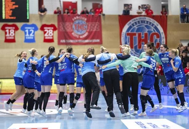 HANDBALL WOMEN 1 BUNDESLIGA 4 SPIELTAG THC SPORT UNION NECKARSULM FOR EDITORIAL PURPOSES ONLY EDITORIAL USE ONLY p 04 10 2025 Bad Langensalza Handball Women 1 Bundesliga Women Season 2025 2026 Salzhalle 4 Spieltag Thüringer HC Sport Union Neckarsulm in the photo The players of Sport Union Neckarsulm cheer after the victory Germany Thuringia Bad Langensalza Copyright SaschaxFromm Copyright: SaschaxFromm doc82ok23vja2hbb2bedbm ,EDITORIAL USE ONLY Copyright: SaschaxFromm