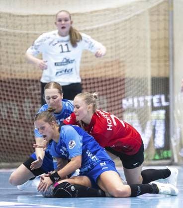 HANDBALL WOMEN 1 BUNDESLIGA 4 SPIELTAG THC SPORT UNION NECKARSULM FOR EDITORIAL PURPOSES ONLY p 04 10 2025 Bad Langensalza Handball Frauen 1 Bundesliga Frauen Saison 2025 2026 Salzhalle 4 Spieltag Thüringer HC Sport Union Neckarsulm im Foto Rikke Hoffbeck Petersen 22 Thüringer HC , Munia Smits 23 Sport Union Neckarsulm , Meret Ossenkopp 22 Sport Union Neckarsulm Germany Thueringen Bad Langensalza Copyright SaschaxFromm Copyright: SaschaxFromm doc82ok26bmx0y1i07xaf72 ,EDITORIAL USE ONLY Copyright: SaschaxFromm