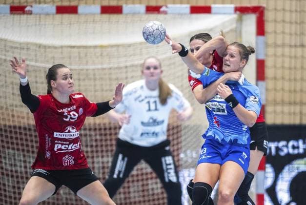 HANDBALL WOMEN 1 BUNDESLIGA 4 SPIELTAG THC SPORT UNION NECKARSULM FOR EDITORIAL PURPOSES ONLY p 04 10 2025 Bad Langensalza Handball Women 1 Bundesliga Women Season 2025 2026 Salzhalle 4 Spieltag Thüringer HC Sport Union Neckarsulm im Foto Anika Niederwieser 14 Thüringer HC , Munia Smits 23 Sport Union Neckarsulm , Csenge Kuczora 59 Thüringer HC Germany Thueringen Bad Langensalza Copyright SaschaxFromm Copyright: SaschaxFromm doc82ok3bxjuhe13p5o7an ,EDITORIAL USE ONLY Copyright: SaschaxFromm