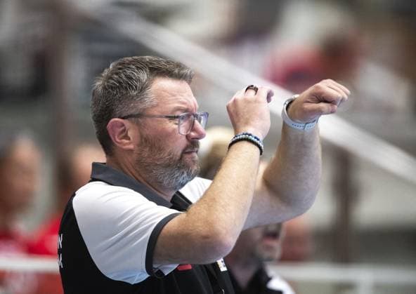 HANDBALL WOMEN 1 BUNDESLIGA 4 SPIELTAG THC SPORT UNION NECKARSULM FOR EDITORIAL PURPOSES ONLY p 04 10 2025 Bad Langensalza Handball Women 1 Bundesliga Frauen Saison 2025 2026 Salzhalle 4 Spieltag Thüringer HC Sport Union Neckarsulm im Foto Trainer Thomas Zeitz Neckarsulmer Sport Union Deutschland Thueringen Bad Langensalza Copyright SaschaxFromm Copyright: SaschaxFromm doc82ok4512y4lv9165f3g ,EDITORIAL USE ONLY Copyright: SaschaxFromm