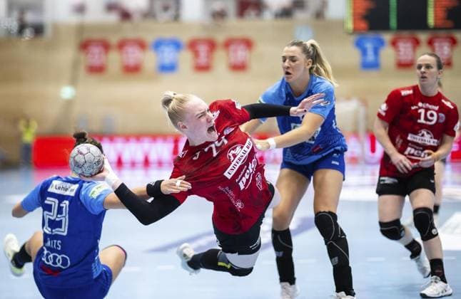 HANDBALL WOMEN 1 BUNDESLIGA 4 SPIELTAG THC SPORT UNION NECKARSULM FOR EDITORIAL PURPOSES ONLY EDITORIAL USE ONLY p 04 10 2025 Bad Langensalza Handball Frauen 1 Bundesliga Frauen Saison 2025 2026 Salzhalle 4 Spieltag Thüringer HC Sport Union Neckarsulm in photo Johanna Reichert 29 Thuringian HC in duel with Munia Smits 23 Sport Union Neckarsulm and Paulina UÅcinowicz 78 Sport Union Neckarsulm Germany Thuringia Bad Langensalza Copyright SaschaxFromm Copyright: SaschaxFromm doc82ok58jk721fah504q2 ,EDITORIAL USE ONLY Copyright: SaschaxFromm