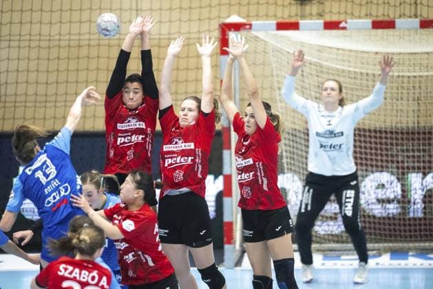 HANDBALL WOMEN 1 BUNDESLIGA 4 SPIELTAG THC SPORT UNION NECKARSULM FOR EDITORIAL PURPOSES ONLY p 04 10 2025 Bad Langensalza Handball Women 1 Bundesliga Frauen Saison 2025 2026 Salzhalle 4 Spieltag Thüringer HC Sport Union Neckarsulm im Foto Alicia Soffel 13 Sport Union Neckarsu, Giulia Guarieiro 13 Thüringer HC , Julie Holm 8 Thüringer HC , Anika Niederwieser 14 Thüringer HC , Goalkeeper Christina Lövgren Hallberg 1 Thüringer HC Germany Thueringen Bad Langensalza Copyright SaschaxFromm Copyright: SaschaxFromm doc82ok5uyeajs6pu946k0 ,EDITORIAL USE ONLY Copyright: SaschaxFromm