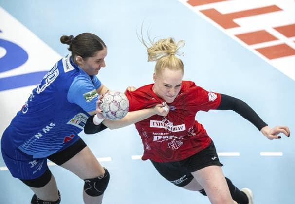 HANDBALL WOMEN 1 BUNDESLIGA 4 SPIELTAG THC SPORT UNION NECKARSULM FOR EDITORIAL PURPOSES ONLY p 04 10 2025 Bad Langensalza Handball Women 1 Bundesliga Women Season 2025 2026 Salzhalle 4 Matchday Thüringer HC Sport Union Neckarsulm in photo Johanna Reichert 29 Thüringer HC in duel with Merle Albers 39 Sport Union Neckarsulm Germany Thueringen Bad Langensalza Copyright SaschaxFromm Copyright: SaschaxFromm doc82ok62t55065iuid6k0 ,EDITORIAL USE ONLY Copyright: SaschaxFromm