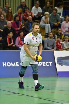 Yannick Klement SV Schwaig, 01 on serve TV Rottenburg vs SV Schwaig, Volleyball, 2 Bundesliga Sued, Matchday 3, Match 5524, Season 2025 2026, 04 10 2025, TV Rottenburg vs SV Schwaig, Volleyball, 2 Bundesliga Sued, Matchday 3, Match 5524, Season 2025 2026, 04 10 2025 Rottenburg Copyright: xEibner-Pressefoto RalphxKunzex EP_RKE