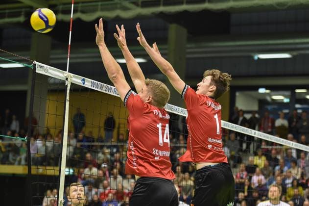 Rottenburg block, Timon Schippmann TV Rottenburg, 14 , Dominik Marjanovic TV Rottenburg, 01 TV Rottenburg vs SV Schwaig, Volleyball, 2 Bundesliga Sued, Matchday 3, Match 5524, Season 2025 2026, 04 10 2025, TV Rottenburg vs SV Schwaig, Volleyball, 2 Bundesliga Sued, Matchday 3, Match 5524, Season 2025 2026, 04 10 2025 Rottenburg Copyright: xEibner-Pressefoto RalphxKunzex EP_RKE