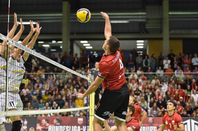 Jakob Elsaesser TV Rottenburg, 04 in attack TV Rottenburg vs SV Schwaig, Volleyball, 2 Bundesliga Sued, Matchday 3, Match 5524, Season 2025 2026, 04 10 2025, TV Rottenburg vs SV Schwaig, Volleyball, 2 Bundesliga Sued, Matchday 3, Match 5524, Season 2025 2026, 04 10 2025 Rottenburg Copyright: xEibner-Pressefoto RalphxKunzex EP_RKE
