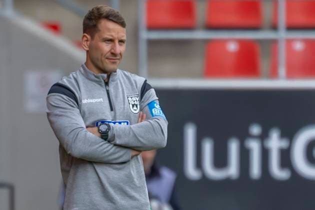 Ingolstadt, Germany 04 October 2025 3 Liga 2025 2026 FC Ingolstadt 04 vs SSV Ulm In the picture coach Moritz Glasbrenner SSV pensive on the pitch DFB regulations prohibit any use of photographs as image sequences and or quasi video Audi Sportpark Bayern Copyright: xFotostandx xSchäferx