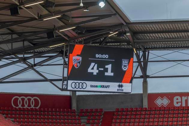 Ingolstadt, Germany 04 October 2025 3 Liga 2025 2026 FC Ingolstadt 04 vs SSV Ulm In the picture The scoreboard with the final score of the match, 4 1 DFB regulations prohibit any use of photographs as image sequences and or quasi video Audi Sportpark Bayern Copyright: xFotostandx xSchäferx