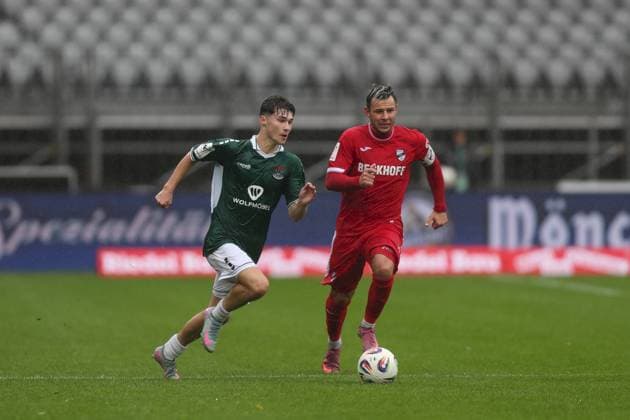 04 10 2025, xjcx, Herren, Fußball, Saison 2025 2026, 3 Liga, 10 Spieltag 1 FC Schweinfurt 1905 SC Verl Lauris Bausenwein 21, 1 FC Schweinfurt 1905 und Niko Kijewski 19, SC Verl , DFL DFB REGULATES PROHIBIT ANY USE OF PHOTOGRAPHS AS IMAGE SEQUENCES AND OR QUASI VIDEO Schweinfurt Sachs Stadion Bayern Germany