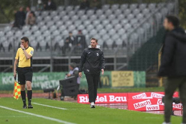 04 10 2025, xjcx, Herren, Fußball, Saison 2025 2026, 3 Liga, 10 Spieltag 1 FC Schweinfurt 1905 SC Verl Tobias Strobl Cheftainer, SC Verl , DFL DFB REGULATES PROHIBIT ANY USE OF PHOTOGRAPHS AS IMAGE SEQUENCES AND OR QUASI VIDEO Schweinfurt Sachs Stadion Bayern Germany