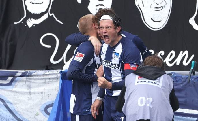 Sebastian Grönning cheers after 2 0 with Jon Dagur Thorsteinsson, Fabian Reese joy emotion jubilation sport football soccer soccer DFL 2 Bundesliga men 8 matchday season 2025 2026 04 10 2025 Hertha BSC Berlin vs Preußen Münster DFL regulations prohibit any use of photographs as image sequences and or quasi video