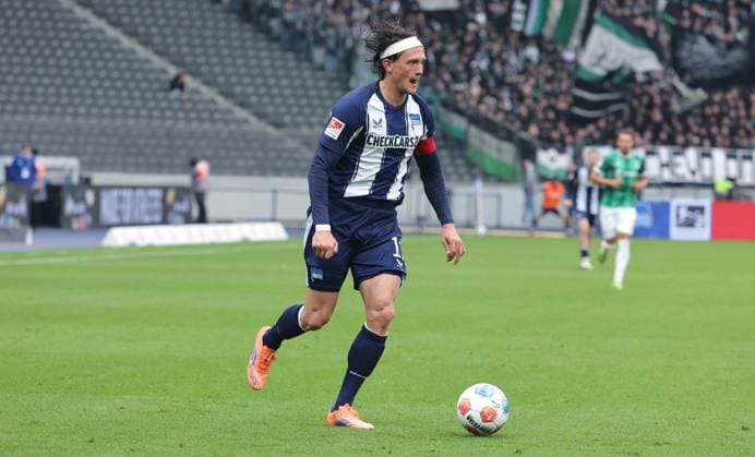 Fabian Reese on the ball Single image Crop action Sport Soccer Football DFL 2 Bundesliga Men 8 Matchday Season 2025 2026 04 10 2025 Hertha BSC Berlin vs Preußen Münster DFL regulations prohibit any use of photographs as image sequences and or quasi video