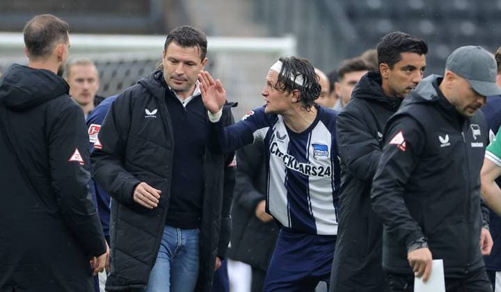 Fabian Reese talks excitedly with sports director Benjamin Weber after the end of the match Action upper body Sport Football Soccer DFL 2 Bundesliga Men 8 Matchday Season 2025 2026 04 10 2025 Hertha BSC Berlin vs Preußen Münster DFL regulations prohibit any use of photographs as image sequences and or quasi video
