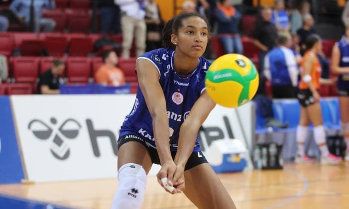 Stuttgart , Volleyball Hummel Cup Allianz MTV Stuttgart vs Viteos NUC Neuchatel , Leilani Slacanin Allianz