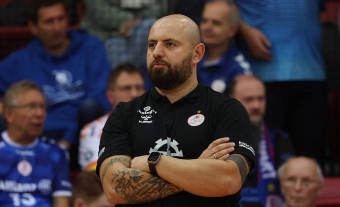 Stuttgart , Volleyball Hummel Cup Allianz MTV Stuttgart vs Viteos NUC Neuchatel , Coach Konstantin Bitter Allianz
