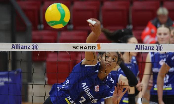 Stuttgart , Volleyball Hummel Cup Allianz MTV Stuttgart vs Viteos NUC Neuchatel , Leilani Slacacin Allianz