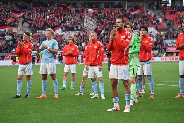 Union players after the defeat 04 10 2025, Soccer 1 Bundesliga, Season 2025 2026, Matchday 6, Bayer 04 Leverkusen Union Berlin 2 0 DFL regulations prohibit any use of photographs as image sequences and or quasi video Leverkusen BayArena Nordrhein Westfalen Germany Team2