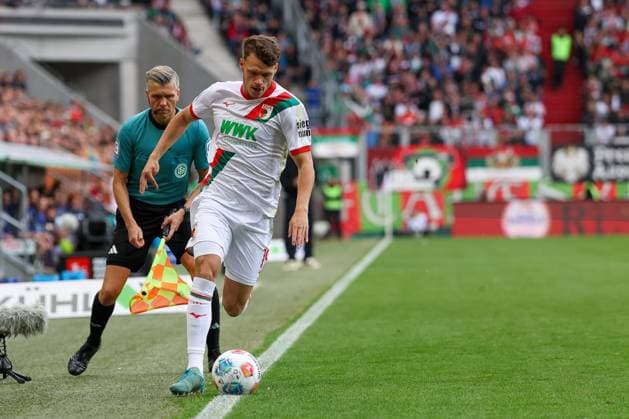 Robin Fellhauer 19 FC Augsburg , FC Augsburg vs VfL Wolfsburg, Soccer, 1 Bundesliga, 6 Matchday, 04 10 2025 DFB regulations prohibit any use of photographs as image sequences and or quasi video Augsburg Bayern Germany Copyright: xkolbert-press ChristianxKolbertx