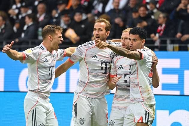 Goal celebration v re Luis DIAZ Bayern Muenchen after goal to 0 1 with Konrad LAIMER Bayern Muenchen , Harry KANE Bayern Muenchen , Joshua KIMMICH Bayern Muenchen , Cheering,Joy,Enthusiasm,Action, Soccer 1 Bundesliga Season 2025 2026, 6 Matchday, Matchday06, Eintracht Frankfurt FC Bayern Muenchen 0 3 on 04 10 2025 DEUTSCHE BANK PARK