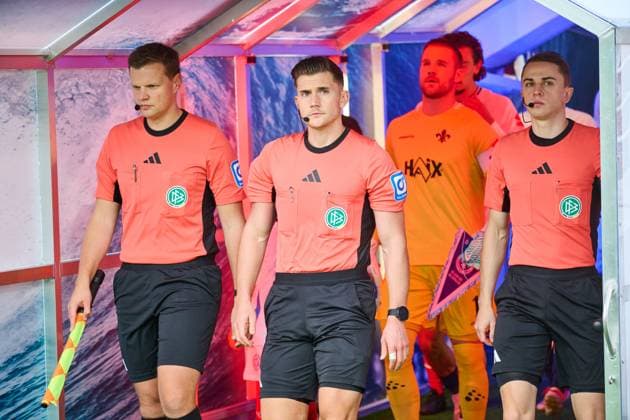 04 10 2025, Football, Men, 2 BL Bundesliga , Season 2025 2026, Holstein Kiel SV Darmstadt 98, 8 Matchday Referee team Felix Prigan middle , Thorben Siewer and Michael Näther Kiel, Holstein Stadion Holstein Stadion Schleswig Holstein Germany