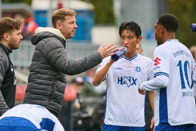 04 10 2025, Football, Men, 2 BL Bundesliga , Season 2025 2026, Holstein Kiel SV Darmstadt 98, 8 Matchday Coach Florian Kohfeldt Darmstadt Kiel, Holstein Stadion Holstein Stadion Schleswig Holstein Germany