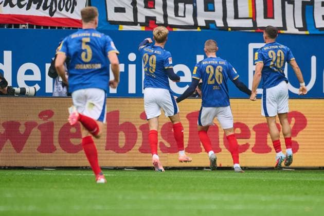 04 10 2025, Soccer, Men, 2 BL Bundesliga , Season 2025 2026, Holstein Kiel SV Darmstadt 98, 8 Matchday David Zec Goal celebration Kiel, Holstein Stadium Holstein Stadium Schleswig Holstein Germany