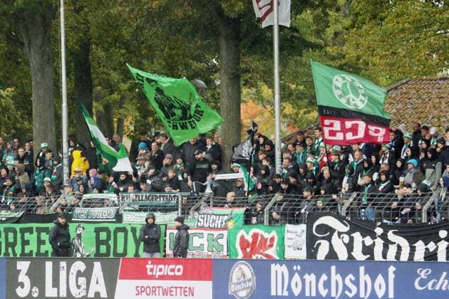 04 10 2025, Football, Men, Season 2025 2026, 3 Liga, 1 FC Schweinfurt 05 SC Verl The Schweinfurt fans