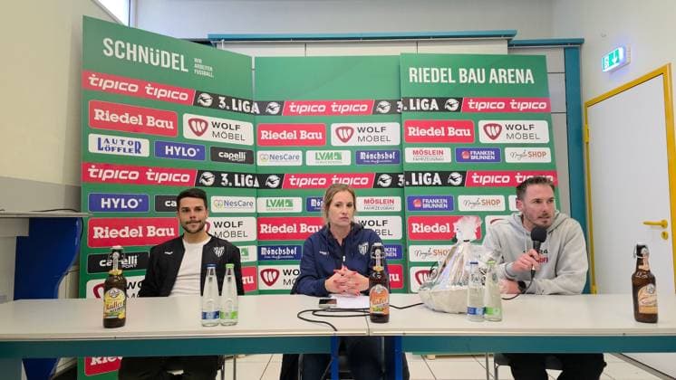 04 10 2025, Football, Men, Season 2025 2026, 3 Liga, 1 FC Schweinfurt 05 SC Verl The press conference with Victor Kleinhenz left and Tobias Strobl