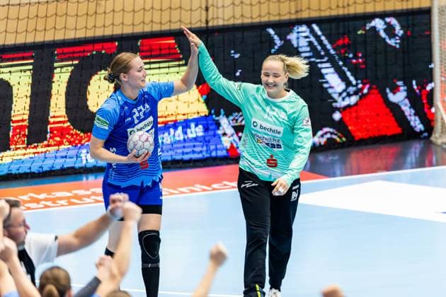 04 10 2025, GER, Handball, Women, Season 2025 2026, Alsco 1 Bl, 4 Matchday, Thueringer HC Sport Union Neckarsulm Johanna Fossum Sport Union Neckarsulm Meret Ossenkopp Sport Union Neckarsulm 99947 Bad Langensalza Salza Halle Sporthalle Mehrz Thüringen Germany