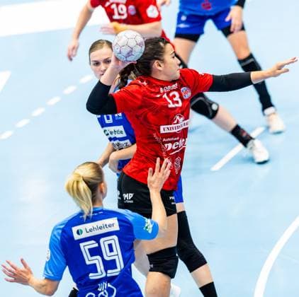 04 10 2025, GER, Handball, Women, Season 2025 2026, Alsco 1 Bl, 4 Matchday, Thueringer HC Sport Union Neckarsulm Giulia Guarieiro Thueringer HC,13 99947 Bad Langensalza Salza Halle Sporthalle Mehrz Thüringen Germany