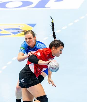 04 10 2025, GER, Handball, Women, Season 2025 2026, Alsco 1 Bl, 4 Matchday, Thueringer HC Sport Union Neckarsulm Giulia Guarieiro Thueringer HC,13 , Alicia Soffel Sport Union Neckarsulm 99947 Bad Langensalza Salza Halle Sporthalle Mehrz Thüringen Germany