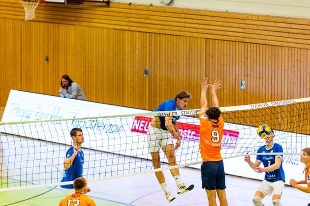 04 10 2025, GER, Volleyball, 2 BL Maenner Sued, Season 2025 2026, Blue Volleys Gotha TSV 1860 Muehldorf a Inn Lauritz Jastrow Blue Volleys Gotha 99867 Gotha Sporthalle Sportanlage Ernesti Thüringen Germany