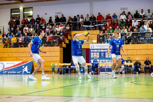 04 10 2025, GER, Volleyball, 2 BL Maenner Sued, Season 2025 2026, Blue Volleys Gotha TSV 1860 Muehldorf a Inn Richard Werner Blue Volleys Gotha 99867 Gotha Sporthalle Sportanlage Ernesti Thüringen Germany