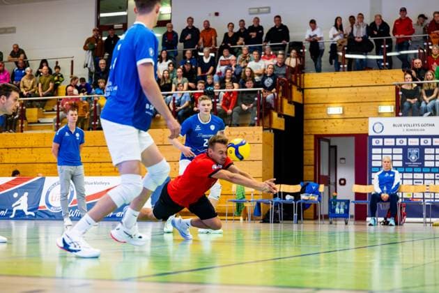 04 10 2025, GER, Volleyball, 2 BL Maenner Sued, Season 2025 2026, Blue Volleys Gotha TSV 1860 Muehldorf a Inn Len Spankowski Blue Volleys Gotha 99867 Gotha Sporthalle Sportanlage Ernesti Thüringen Germany