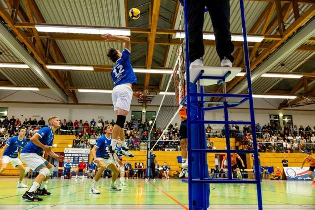 04 10 2025, GER, Volleyball, 2 BL Maenner Sued, Season 2025 2026, Blue Volleys Gotha TSV 1860 Muehldorf a Inn Daniel Mark Ridings Blue Volleys Gotha 99867 Gotha Sporthalle Sportanlage Ernesti Thüringen Germany
