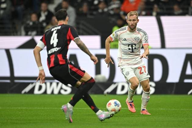 Soccer 1 Bundesliga 6 Matchday Eintracht Frankfurt FC Bayern Munich on 04 10 2025 at Deutsche Bank Park in Frankfurt Konrad Laimer Munich , right Robin Koch Frankfurt , left DFL regulations prohibit any use of photographs as image sequences and or quasi video xJKx