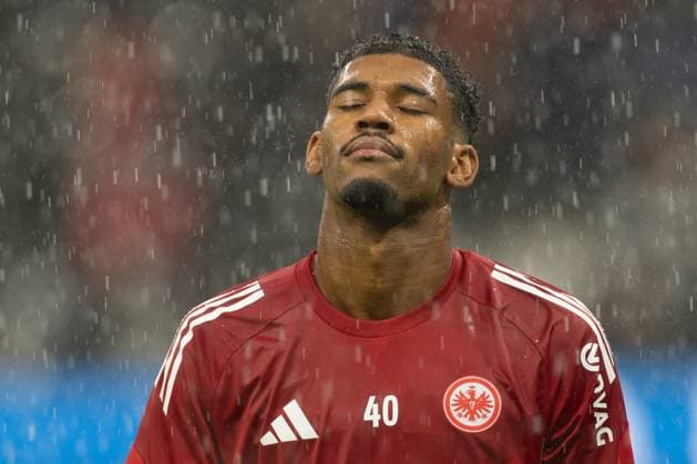 Eintracht Frankfurt FC Bayern Munich, 1 FBL Goalkeeper Kaua Santos Eintracht Frankfurt, 40 Bundesliga match between Eintracht Frankfurt and FC Bayern Munich on October 4, 2025 at Deutsche Bank Park in Frankfurt am Main , Frankfurt am Main Hessen Germany Deutsche Bank Park