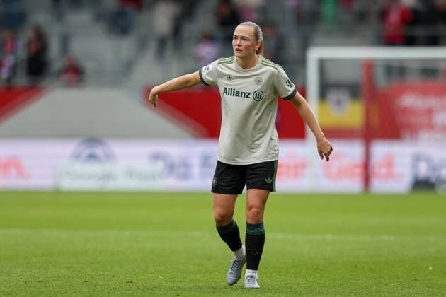 Magdalena Eriksson FC Bayern Muenchen, 05 showing, GER, FC Bayern Muenchen vs SV Werder Bremen, Soccer, Google Pixel Women Bundesliga, 5 Matchday, Season 2025 2026, 04 10 2025, DFL DFB REGULATIONS PROHIBIT ANY USE OF PHOTOGRAPHS as IMAGE SEQUENCES and or QUASI VIDEO, GER, FC Bayern Muenchen vs SV Werder Bremen, Football, Google Pixel Frauen Bundesliga, 5 Spieltag, Saison 2025 2026, 04 10 2025 Muenchen Copyright: xEibner-Pressefoto JennixMaulx EP_JML