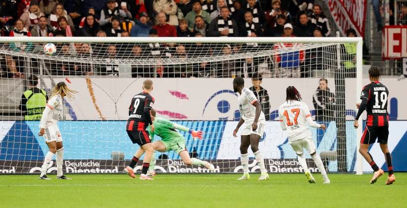 Jean Matteo Bahoya Eintracht Frankfurt, 19 with the supposed 1 1, which was not given by video evidence, video assist, video proof, TV evidence by referee Daniel Siebert, because of a handball 04 10 2025, Football, 1 Bundesliga, Eintracht Frankfurt FC Bayern München, GER, Frankfurt am Main, Deutsche Bank Park, DFL REGULATES PROHIBIT ANY USE OF PHOTOGRAPHS AS IMAGE SEQUENCES AND OR QUASI VIDEO Copyright: HMBxMedia xHeikoxBecker