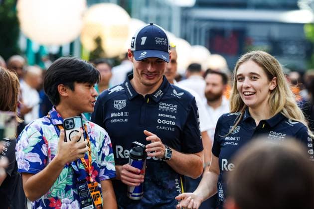 F1 - SINGAPORE GRAND PRIX 2025 VERSTAPPEN Max (ned), Red Bull Racing RB21, portrait during the 2025 Formula 1 Singapore Grand Prix, 18th round of the 2025 FIA Formula One World Championship, WM, Weltmeisterschaft from October 3 to 5, 2025 on the Marina Bay Street Circuit, in Singapore - SingaporeSingapore  Copyright: xFLORENTxGOODENx
