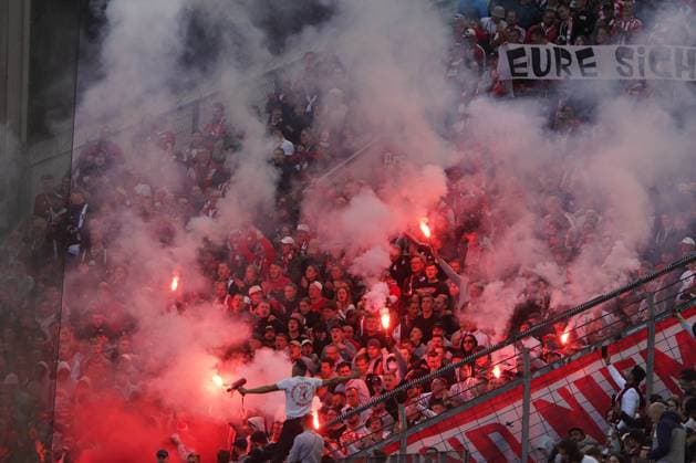 Soccer, 1 Bundesliga, Season 2025 2026, Bayer 04 Leverkusen 1 FC Union Berlin 04 10 2025, Bayarena Leverkusen 1 FC Union Berlin , Fireworks, Pyrotechnics,