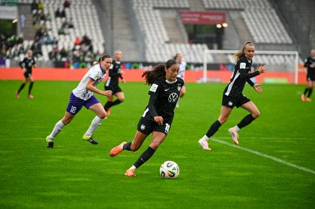 Kessya Bussy Google Pixel Women Bundesliga SGS Essen Vfl Wolfsburg 04 10 2025 Kessya Bussy VfL Wolfsburg google Pixel Women Bundesliga, 05 Matchday, SGS Essen vs VfL Wolfsburg on October 04, 2025 at Stadion an der Hafenstraße, Essen Final Score 0 8 in front of 2 023 spectators